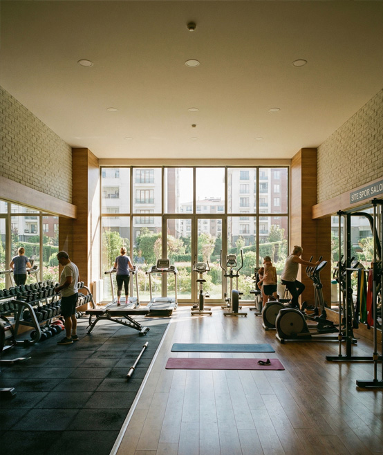 Site içerisinde, sağlıklı yaşamı destekleyen modern spor salonu yer almaktadır.